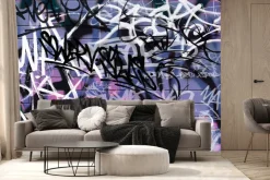 Fototapeta: Artystyczne napisy na fioletowej ceglanej ścianie