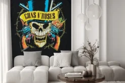 Fototapeta: Aveiro, portugalia - 20 lipca 2016: ilustracje t-shirt guns n