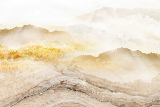 Fototapeta: Beżowe marmurowe góry we mgle