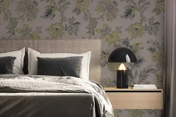 Fototapeta: Bukiet tropikalnych kwiatów wśród gęstej roślinności