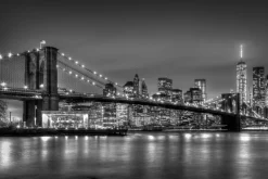 Fototapeta: Czarno-białe zdjęcie mostu brooklińskiego w nocy