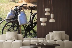 Fototapeta: Dwa starożytne zardzewiałe rowery do transportu mleka do kosza