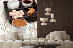 Fototapeta: Filiżanka kawy cappuccino na jasnym tle.