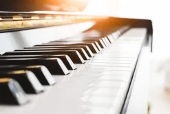 Fototapeta: Klawisze pianina przy zachodzie