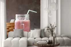 Fototapeta: Koktajl truskawkowy ze świeżych owoców i jogurt w słoju