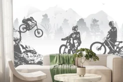 Fototapeta: Kolarze na trasie w górskich lasach