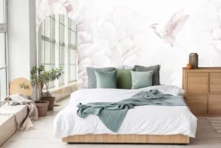 Fototapeta: Koliber wśród pastelowych kwiatów piwonii