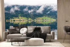 Fototapeta: Krajobrazu wiejskiego z domów, wodospadem i chmury, lustrzanego