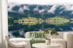 Fototapeta: Krajobrazu wiejskiego z domów, wodospadem i chmury, lustrzanego