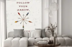 Fototapeta: Śledź swoje strzałkę wszędzie tam, gdzie wskazuje. karty lub