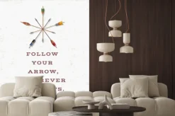 Fototapeta: Śledź swoje strzałkę wszędzie tam, gdzie wskazuje. karty lub