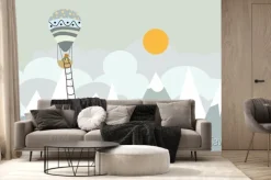 Fototapeta: Lis lecący balonem krajobraz z górami i słońcem