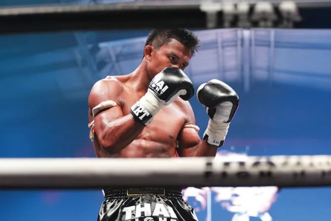 Fototapeta: Mężczyzna podczas wali w boksie