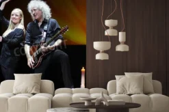 Fototapeta: Minsk, belarus - march 21, 2014 brian may from queen performs