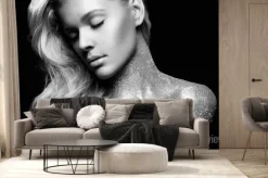 Fototapeta: Monochromatyczny portret kobiety ze srebrnym makijażem