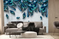 Fototapeta: Niebieskie pióra na szarym betonowym tle styl loft industrialny