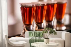 Fototapeta: Oddane w nocnym klubie