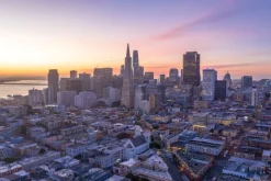 Fototapeta: Panorama metropolii przy zachodzie