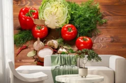 Fototapeta: Pieprz i pomidorów z czosnkiem na drewnianym stole z rocznika