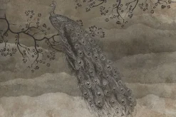 Fototapeta: Piękny paw na gałęzi na brązowym tle z teksturą