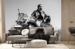 Fototapeta: Portret młodego mężczyzny z brodą siedzący na jego krążownika