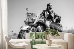 Fototapeta: Portret młodego mężczyzny z brodą siedzący na jego krążownika