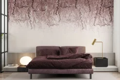 Fototapeta: Różowe kwiaty i zwisające rośliny na jasnym tle botaniczny motyw