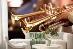 Fototapeta: Rury w rękach muzyków