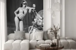 Fototapeta: Sexy dziewczyna z długimi włosami ma na sobie strój kąpielowy