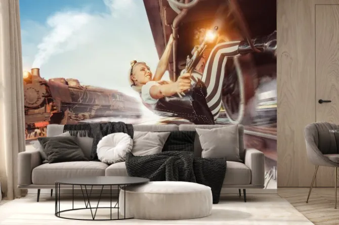 Fototapeta: Sexy kobieta z pistoletu próbuje zatrzymać pociąg.