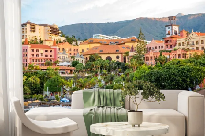 Fototapeta: Sityscape widok na los cristianos ośrodku