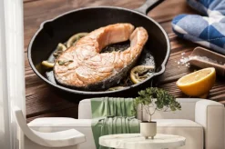 Fototapeta: Smażony plasterek łososia