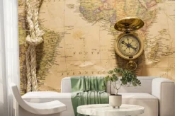 Fototapeta: Stary kompas i liny na mapie rocznika