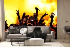 Fototapeta: Sylwetki tłumu koncertowego przed jasnym scenicznych świateł