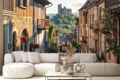 Fototapeta: Ulica we francuskiej wiosce z widokiem na zamek