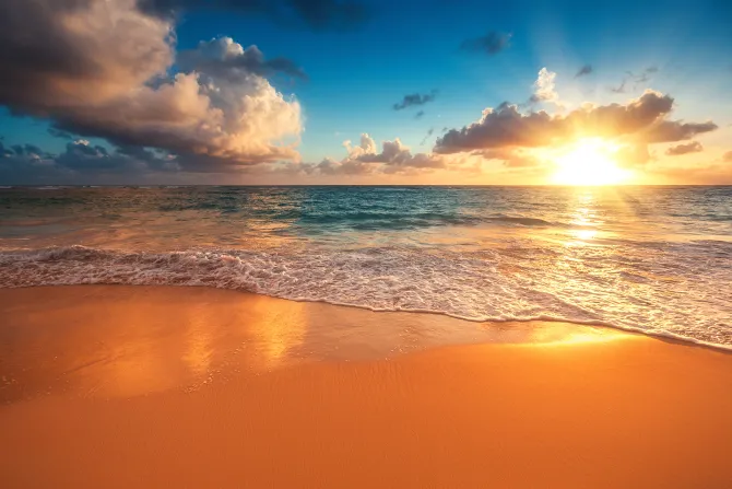 Fototapeta: Wchód słońca na pięknej plaży