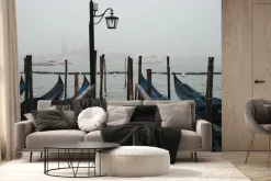 Fototapeta: Wenecje gondole spowite gęstą mgłą