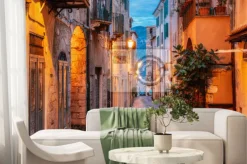 Fototapeta: Włoska uliczka klimatyczny widok miasteczka wieczorem