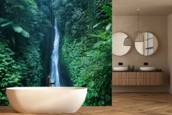 Fototapeta: Wysoki wodospad w tropikalnej dżungli na bali