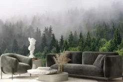 Fototapeta: Zielony górski las świerkowy spowity poranną mgłą