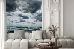 Naklejka: Burzliwe niebo nad ciemnym morzu