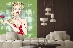 Naklejka: Ciii pop art twarz kobiety z palcem na ustach i kieliszkiem wina