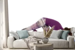 Naklejka: Piękna dziewczyna robi ćwiczenia fitness na białym tle