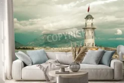 Naklejka: Piękny krajobraz przyrody z gór zakresie, pochmurne niebo i latarnia