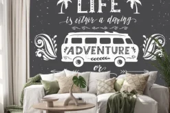 Naklejka: Plakat turystyczny z cytatem motywacji. vintage latem druk z