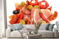 Naklejka: Plastry szynki serrano z oliwkami i papryką