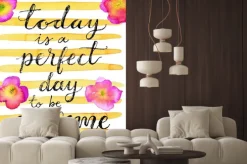 Naklejka: Pogodny napis na tle pasków z kwiatami