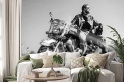 Naklejka: Portret młodego mężczyzny z brodą siedzący na jego krążownika