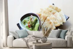 Naklejka: Roti z zielonym curry na tle drewna