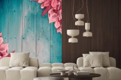 Naklejka: Różowe liście na tle niebieskich desek